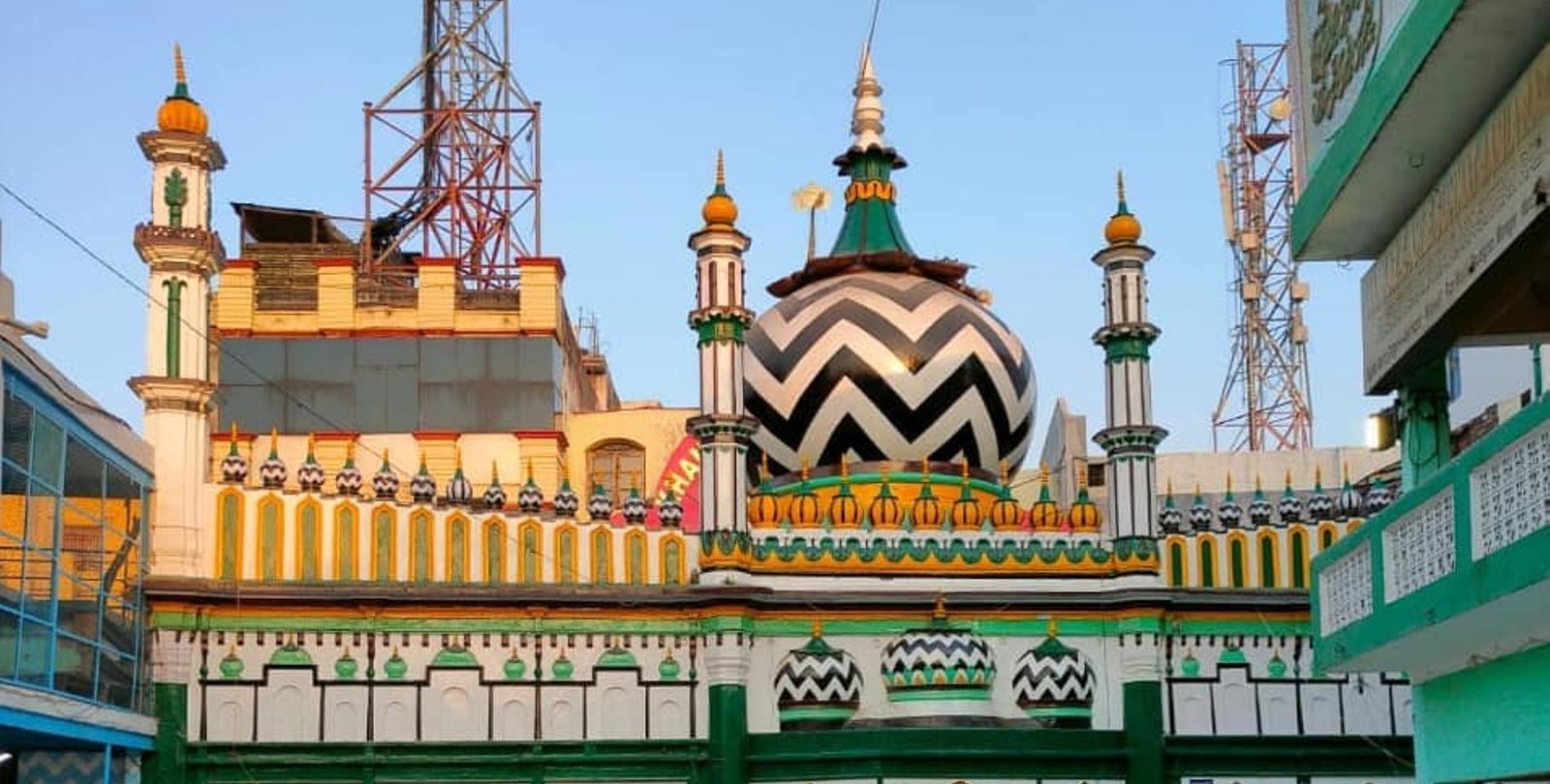 Noida To Bareilly Taxi Service